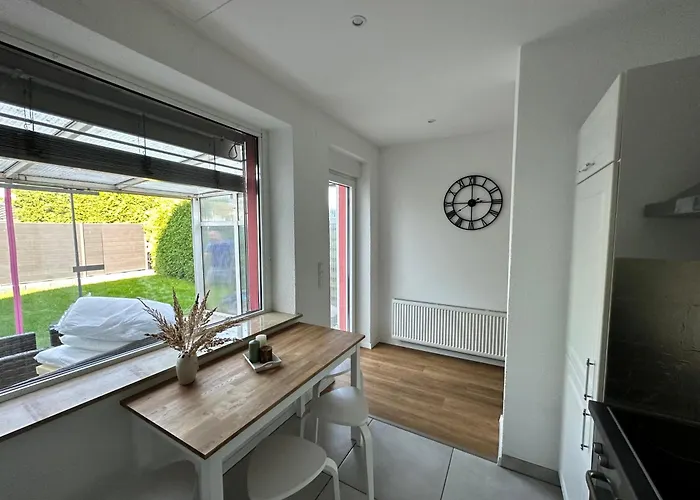 公寓 Gemuetliche Mit Garten *