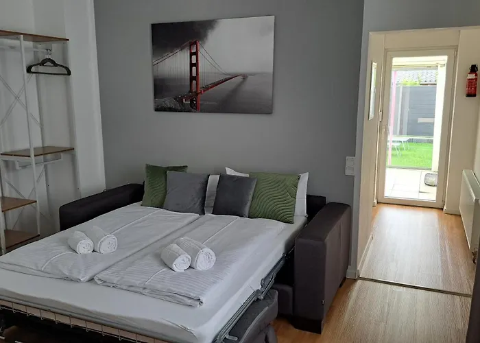 Gemuetliche Mit Garten